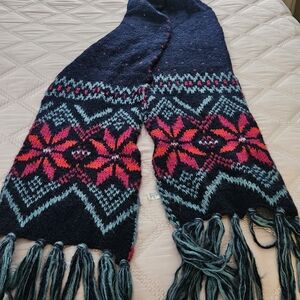 American Eagle Navy and Pink Knit Scarf